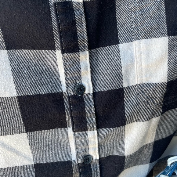 buffalo plaid flannel Shirt. Size Small. Black and off-white plaid - Picture 3 of 3